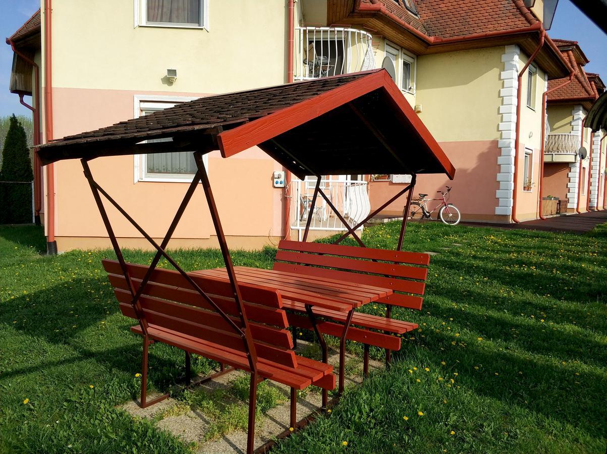 HajdúszoboszlóArt Eden公寓 外观 照片